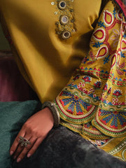 Sunehri 3pc Embroidered Dress(Farshi Shalwar)